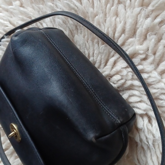 Vintage Coach crossbody - Picture 5 of 16